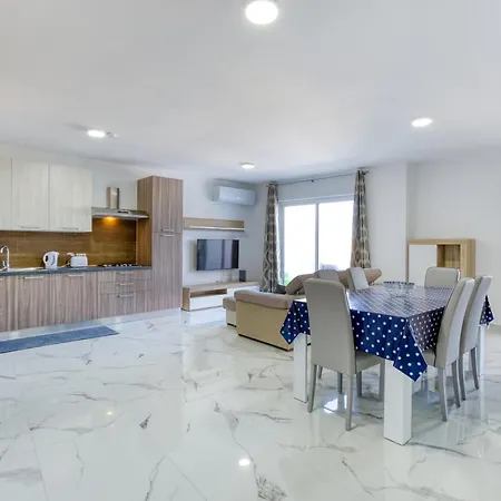 Cosy 3br With Breathtaking Views Of St Pauls By 360 Estates * St. Paul's Bay