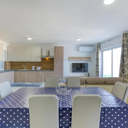 Cosy 3br With Breathtaking Views Of St Pauls By 360 Estates * St. Paul's Bay